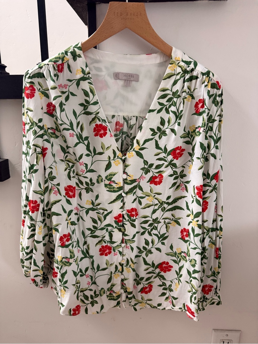 Hobbs White Floral V-Neck Button Blouse in Red & Green